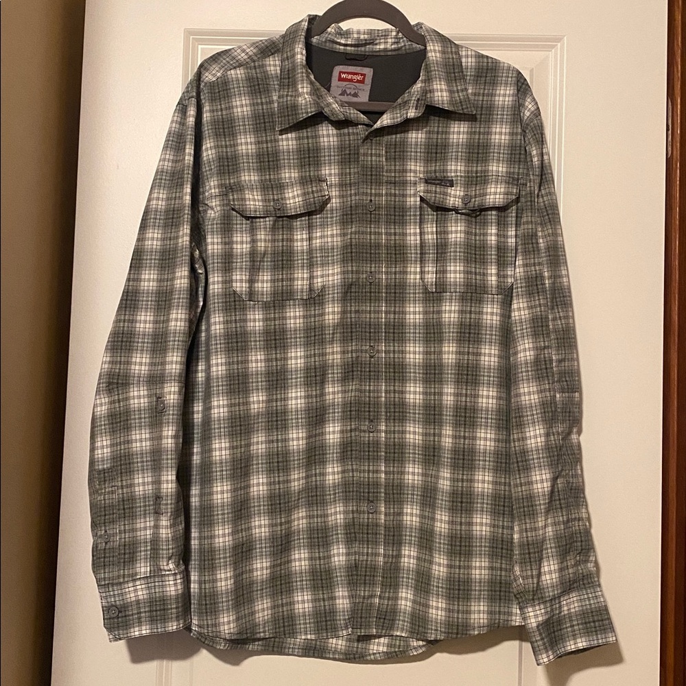 Wrangler Outdoor Series Regular Fit long sleeve grey/white plaid button up